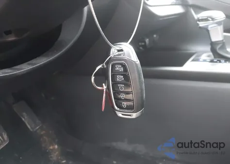 2022 Hyundai Elantra Sel z USA, uszkodzony, nr VIN 5NPLM4AG6NH069452